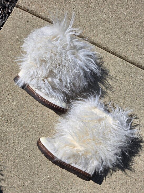 BearPaw Shoes - BearPaw Boetis ll Real White Lamb Fur Wool Lined Boots Womens Size 7